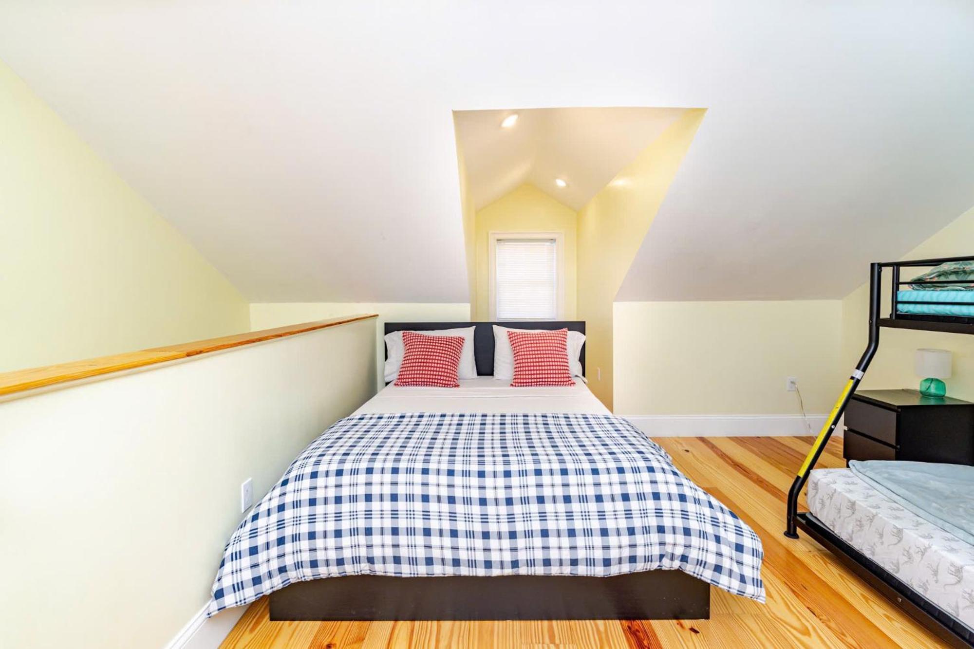 37 - 3Br Quincy - Cozy Townhouse Near Blue Hills Apartment Bagian luar foto