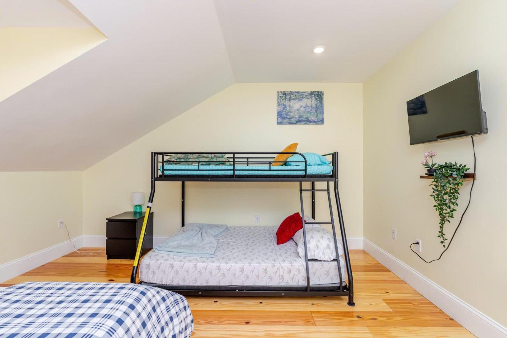 37 - 3Br Quincy - Cozy Townhouse Near Blue Hills Apartment Bagian luar foto