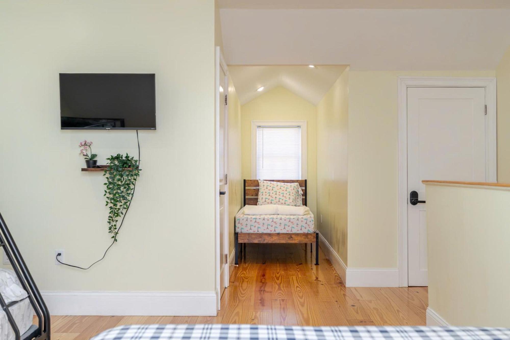 37 - 3Br Quincy - Cozy Townhouse Near Blue Hills Apartment Bagian luar foto